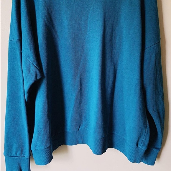 !!ISO RETRO WESTERN/FIRE LOGO ADIDAS CREWNECK!! - Picture 3 of 3